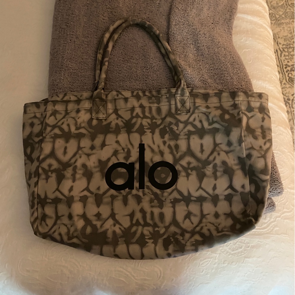 alo duffel bag